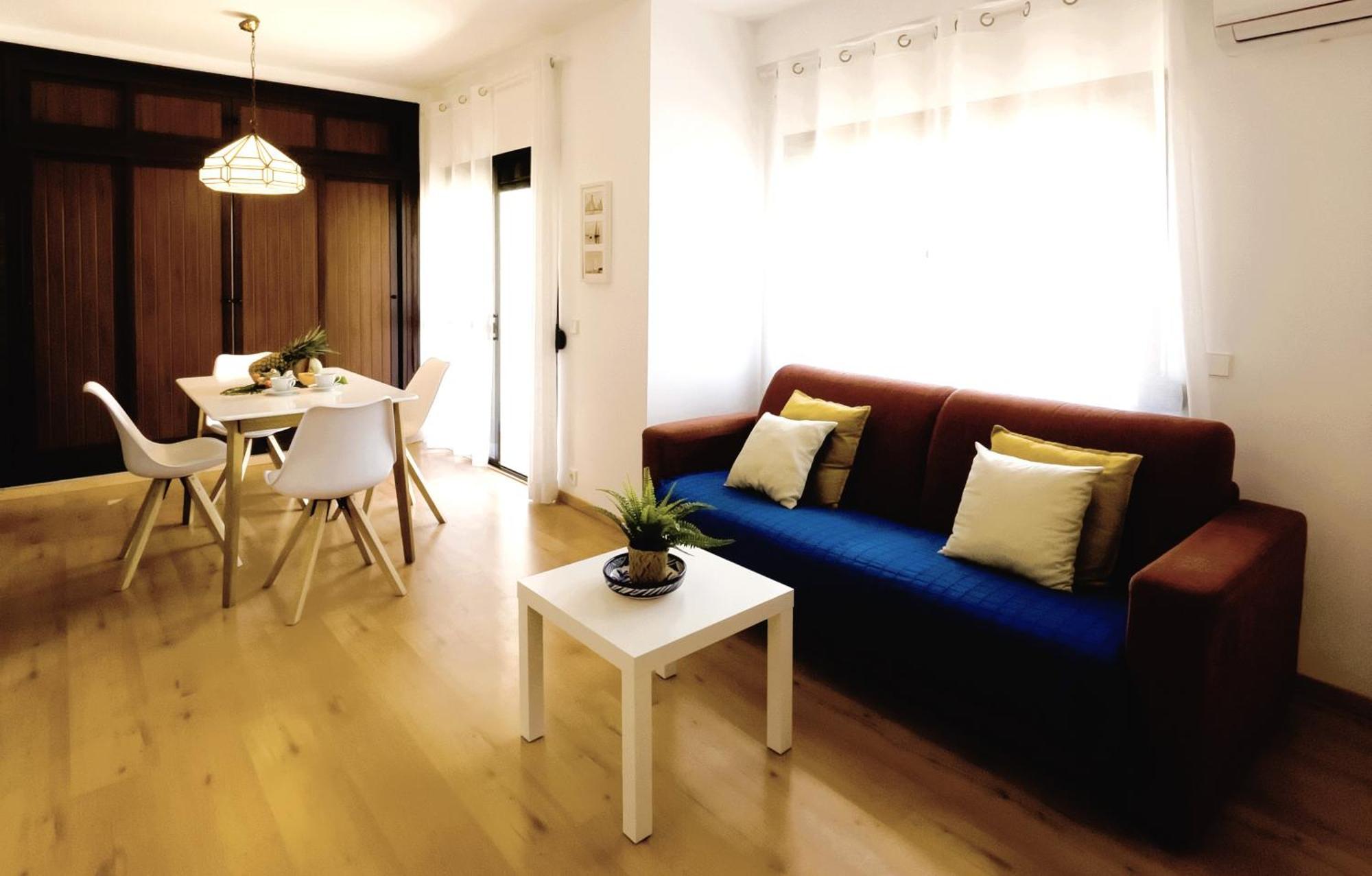 Mediterraneo 508. Fantastic On The Beachfront With Sea Views. Appartement